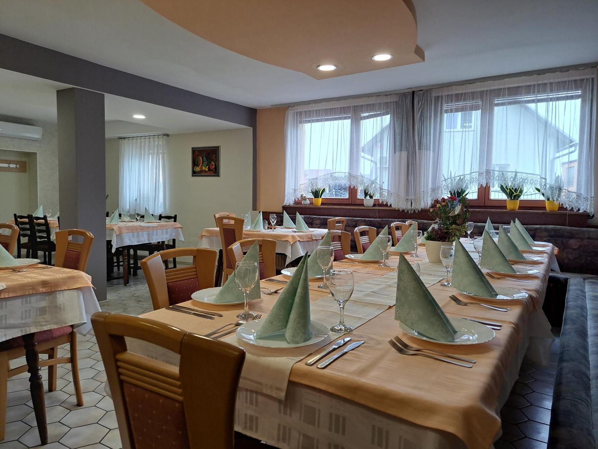 Guesthouse Zivko Dobrovce Экстерьер фото