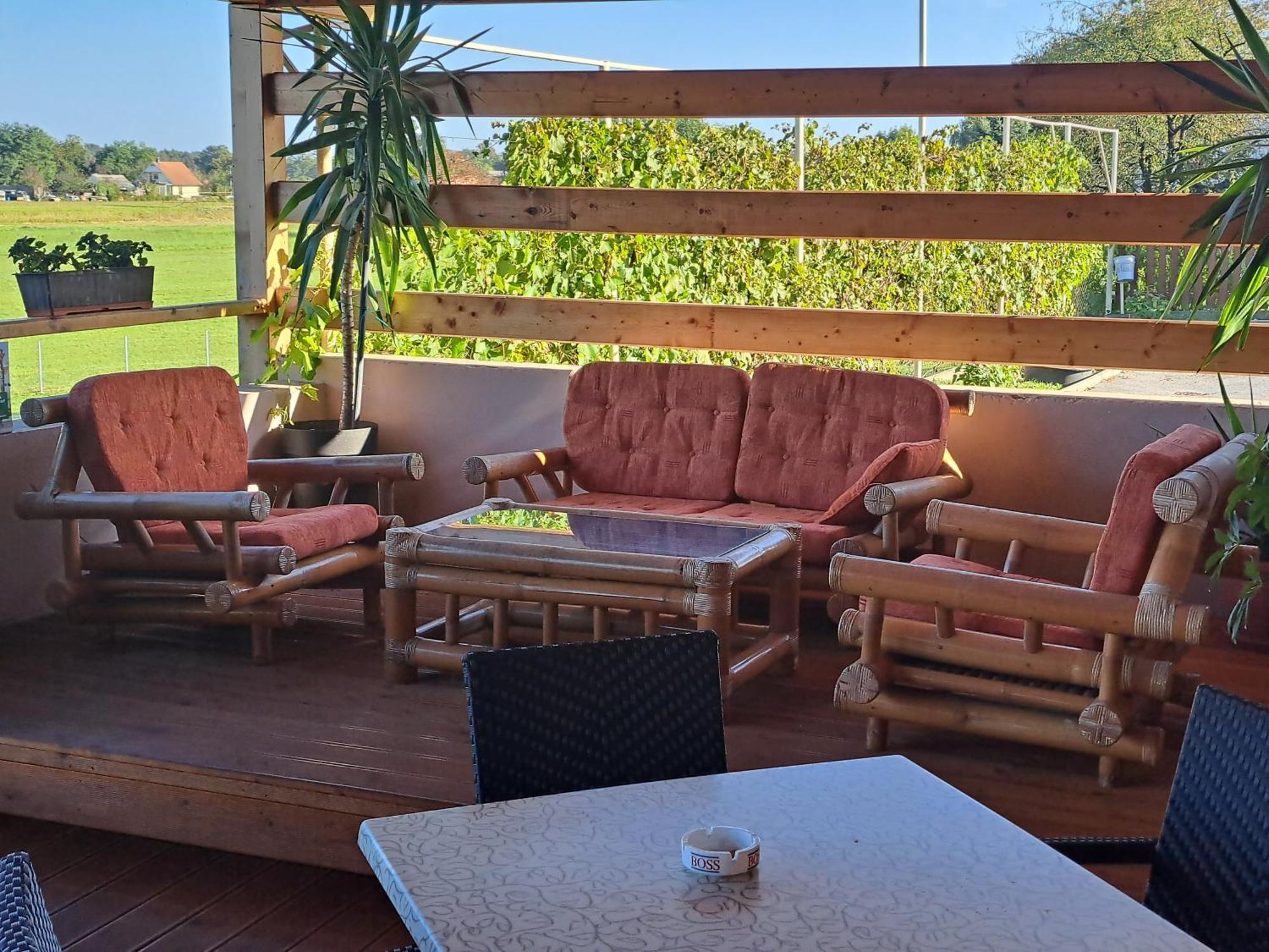 Guesthouse Zivko Dobrovce Экстерьер фото