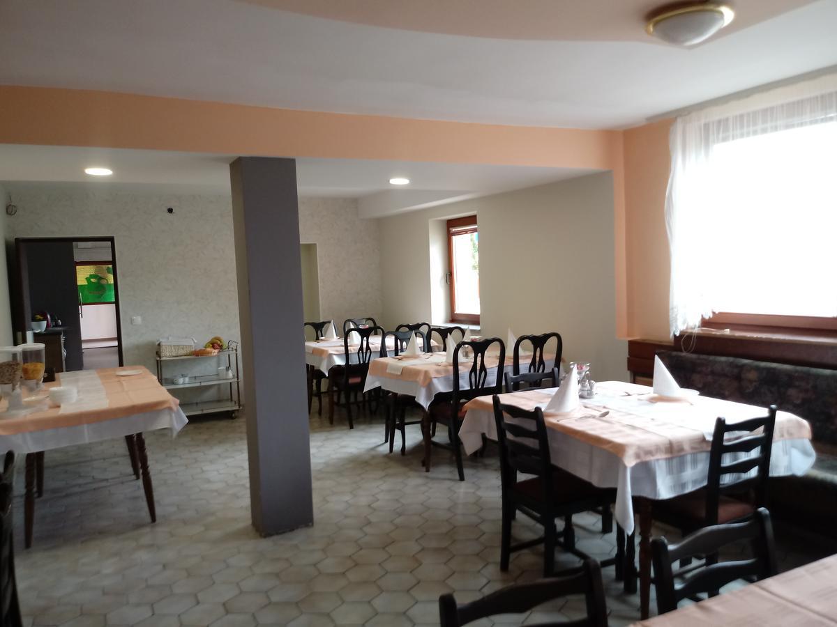 Guesthouse Zivko Dobrovce Экстерьер фото